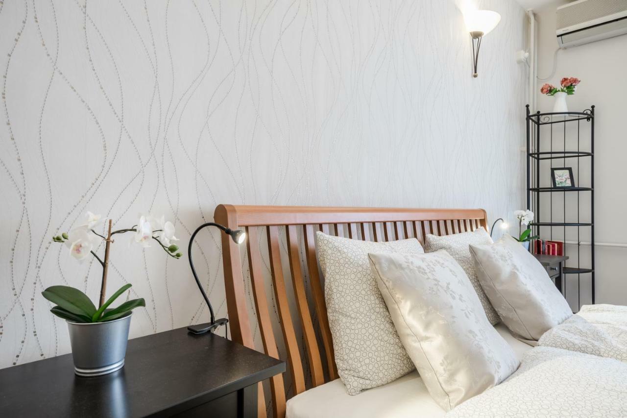 Bpr Golden Corner Suite With Balcony & A/C Budapest Exterior foto