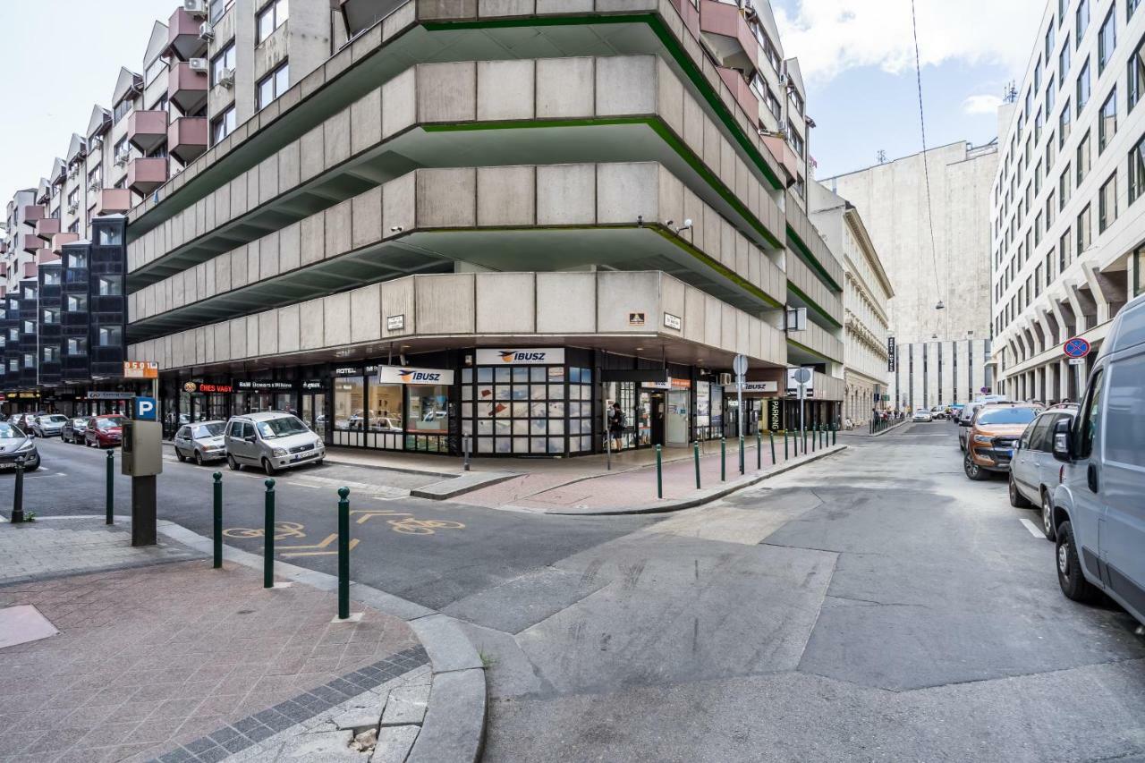 Bpr Golden Corner Suite With Balcony & A/C Budapest Exterior foto